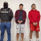Ambos sujetos fueron detenidos en Carapungo, norte de Quito, por el delito de extorsión.