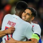 Willian Pacho fue uno de los más importantes en la defensa de PSG en el triunfo ante FC Barcelona, en Champions League.