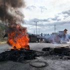En la zona se quemaron llantas, ahora está despejada.