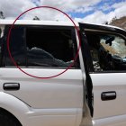 Uno de los vehículos de la caravana presidencial de Daniel Noboa fue atacado este 7 de octubre de 2025.