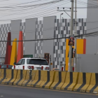 Ataque armado en ingreso de centro comercial de La Aurora.