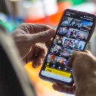 En Grindr conviven amantes casuales, gais de clóset, vendedores de drogas e incluso personas que roban teléfonos celulares.