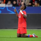 El ecuatoriano Willian Pacho anota y emociona al PSG en Champions