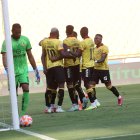 El festejo del Barcelona con el gol de Jhonny Quiñónez ante Libertad.