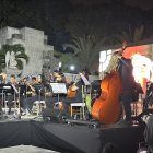 La orquesta sinfónica estuvo dirigida por el maestro Patricio Jaramillo.