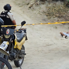 La policía busca pistas de los diferentes ataques armados.