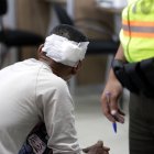 La presunta víctima habría sido rociada con gas pimienta y golpeada con puntapiés.