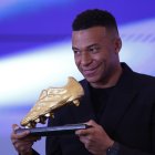 Kylian Mbappé recibió la Bota de Oro de la temporada 2024-2025.