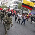 Cientos de personas marcharon en contra de las políticas de Daniel Noboa el 23 de octubre de 2025.