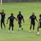 Jugadores de Emelec tuvieron su sesión de entrenamiento en la cancha del estadio George Capwell este jueves 6 de noviembre.