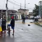 Seis fundas negras con restos humanos, fueron encontradas en una calle de un barrio del norte de Machala