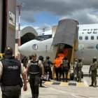 Los reos fueron trasladados vía aérea desde la cárcel de Cotopaxi.