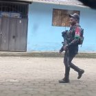 Los hombres armados caminaban sin temor en las calles del cantón Espejo, en Carchi.