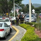 El vehículo quedó sobre el parterre, fuera de Puerto Azul.