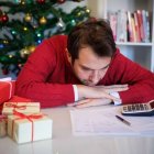 Es relevante llevar finanzas conscientes durante diciembre para evitar sobreendeudamiento.