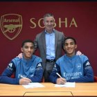 Holger y Edwin Quintero, talentos de Independiente del Valle, firmaron un pre-contrato con Arsenal y ya fueron guiados por Piero Hincapié en Londres.