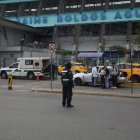 Guardias agredieron a equipos periodísticos en el Terminal Terrestre.