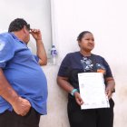 Familiares de César Adrubal Anzules Santillán llegaron al Laboratorio de Criminalística para confirmar su fallecimiento