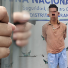 Por la actitud sospechosa de dos individuos, ubicaron a sospechoso del crimen de concejala de Naranjal.