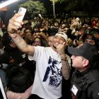 Michael Morales estuvo feliz al poder compartir con sus fans de Quito y posó junto a ellos.