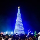 Encendida del árbol navideño en Playas.