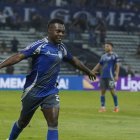 Maicon Solís de Emelec, hizo dos goles a El Nacional.