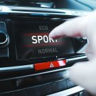 Los modos de conducción deben ser seleccionados manualmente por el conductor .