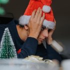 Especialistas advierten que la tristeza en Navidad puede tener diversas causas, desde factores emocionales hasta circunstancias personales.