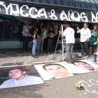 A lo largo de los años, las familias de los fallecidos y desaparecidos han insistido justicia, realizando plantones.