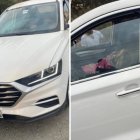 La mujer se encontraba dentro de este vehículo.