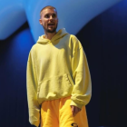 Justin Bieber regresa a Lucky Strike Lanes, el bowling de Los Ángeles donde grabó el videoclip de 'Baby'.