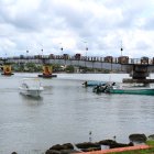 Malecón de Muisne, sector El Relleno: en esta zona ribereña, a la altura de la gasolinera artesanal, fue hallado el cuerpo sin vida de un hombre la madrugada del 1 de enero.