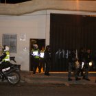 Dos policías y una guía penitenciaria son investigados por este caso.