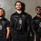 Leonardo Campana (c) fue parte de los últimos amistosos de la Tricolor.