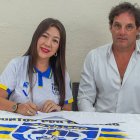 Fabián Frías toma el mando de Astillero FC y apunta alto en 2026, en la firma con la presidenta Lcda. María Eliza Palma..