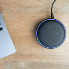 Apple integra el modelo de IA Gemini de Google para potenciar Siri y ofrecer respuestas más inteligentes y personalizadas.