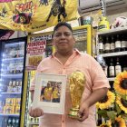 Gabriel Guamán guarda billete por billete desde hace 10 años para alentar a Ecuador en el Mundial 2026 en Estados Unidos.
FECHA: 21/01/2026
AG-AGENCIA
AG-PERIODISTA