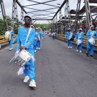 Las calles de Viche se llenaron de color y alegría durante el desfile cívico por los 85 años de parroquialización.