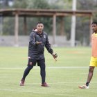César Farías, al mando de la práctica en Quito de Barcelona SC.
