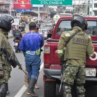 En el puente de Rumichaca constantemente hay operativos para evitar el paso de armas y drogas.
