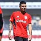 Kendry Páez se prepara para su estreno con River Plate en Buenos Aires.
