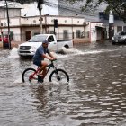 En algunos sectores del centro de Machala, las calles parecían piscinas.
