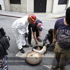 El ministro del Interior confirmó la captura de diez sospechosos que operaban desde un local comercial en la Ciudad Vieja de Montevideo.