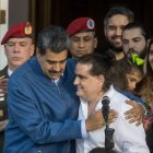 Nicolás Maduro y Álex Saab durante un acto público en Caracas, años atrás.