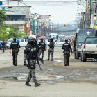 Agentes policiales revisaron los objetos y determinaron que eran artefactos explosivos.