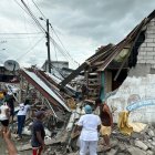 Restos de bloques, techos colapsados y cables eléctricos caídos evidencian la magnitud del desastre en una vivienda de La Victoria, San Mateo.
