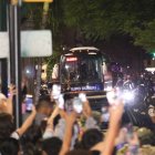 El bus con el plantel de Inter Miami llegó hasta el hotel Oro Verde.