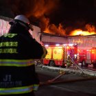Bomberos se encuentran en el lugar.