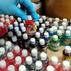 Frascos con supuestos extractos esotéricos fueron decomisados por Arcsa durante un operativo en Santo Domingo.