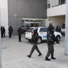 Uno de los casos más recientes por lavado de activos en el Ecuador, fue el relacionado con el alcalde de Guayaquil, Aquiles Álvarez, y sus sus hermanos Antonio (presidente del Barcelona SC) y Xavier.